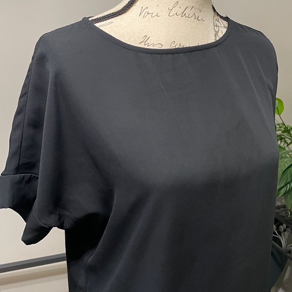 The Limited Classic Black Short Sleeve Top